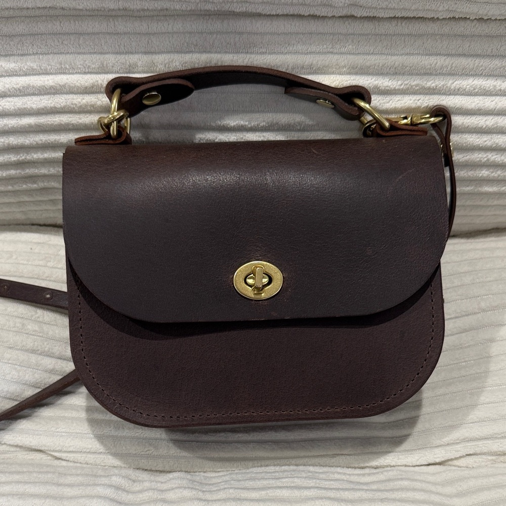 Elegant Brown Leather Handbag